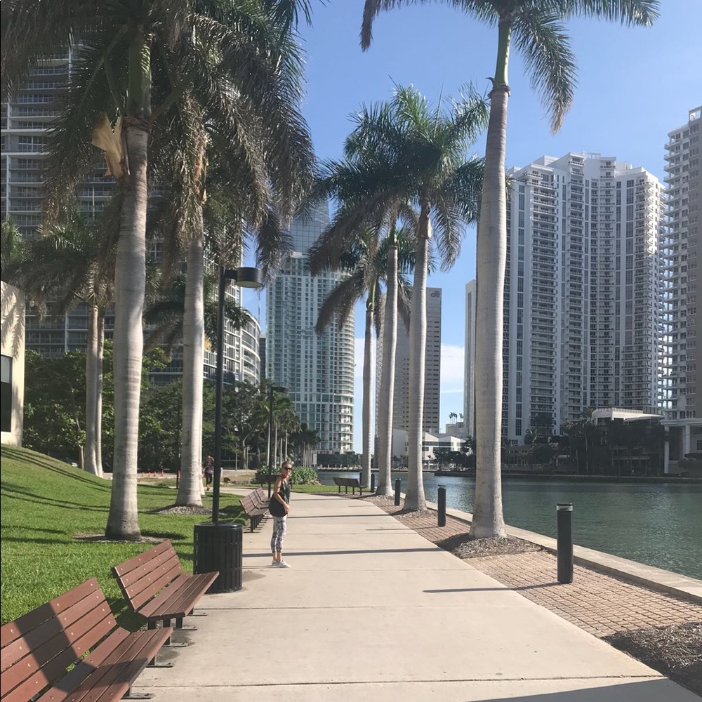 Meet your Posher, Simona